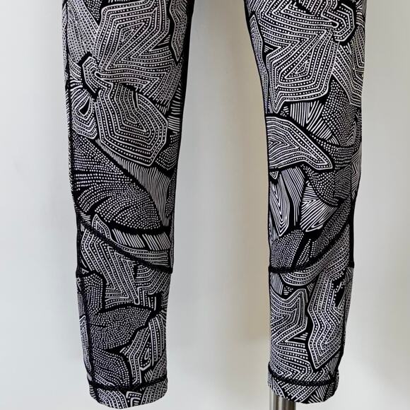 Lululemon Pace Rival Crop Leggings Full-On Luxtreme Dottie Tribe White Black 6 - Picture 5 of 13